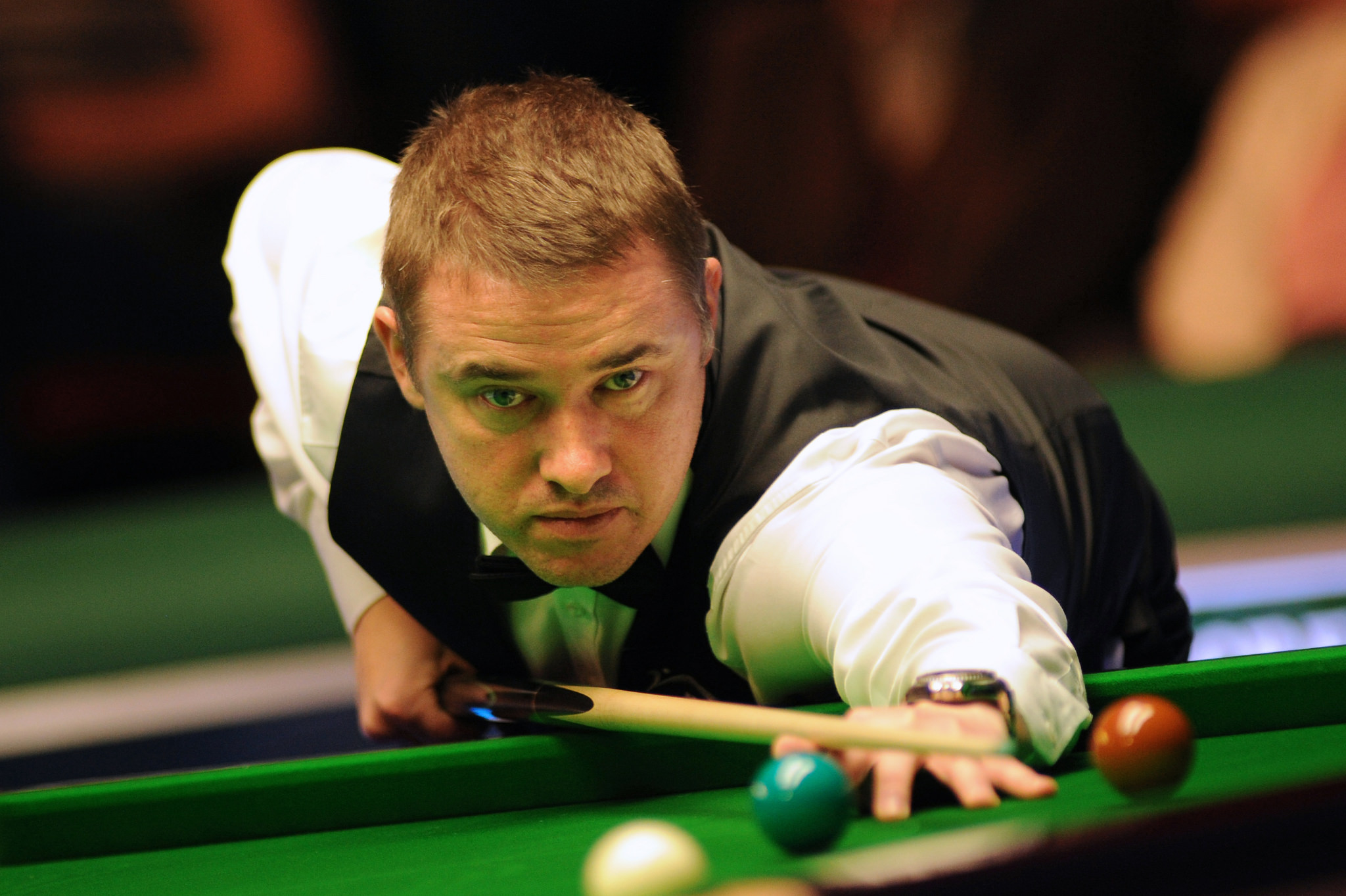 How tall is Stephen Hendry?